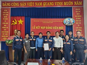 Chi bộ Chi nhánh Cà Mau kết nạp Đảng viên mới và họp Chi bộ định kỳ tháng 7/2026